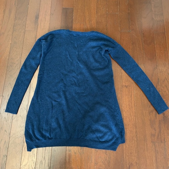 Theory 100% Cashmere Pullover Navy Long Sleeve with Crew Neck size S/P excellent - Picture 8 of 8
